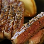 湯の岳庵 - 黒毛和牛ステーキを別アングルから