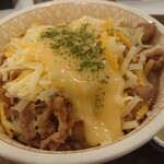 すき家 - とろ～り3種のチーズ牛丼(特盛)