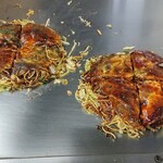 みいちゃん - 豚玉のそば入り＆イカ玉