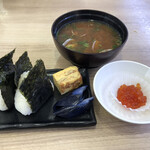 かっぱ寿司 - いくら&おにぎりセット税抜390円にあさりの赤出汁付き。