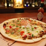 ポットベリー - キーマカレーのビスマルクピッツァ