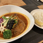 almocafe - 『たっぷり野菜のスープカレー(20辛)+チキンレッグ』様(1180円+200円)