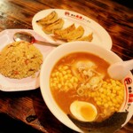 屋台赤道ラーメン 中の町店 - 