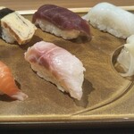 寿し芳 - お寿司５貫。