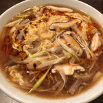 Jinrikisha - 人力俥の酸辣湯麺！880円税込トロミのある醤油スープと茹で切った細麺が旨い！溶き卵が優しい！