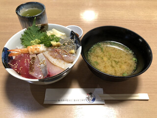 沼津に来たら海鮮丼は必食 おすすめの海鮮丼のお店選 食べログまとめ 沼津に来たら海鮮丼は必食 おすすめの海鮮丼のお店選 食べログまとめ