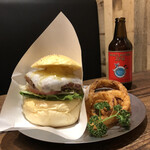 ウェイキー ウェイキー - 【1月MonthlyBurger】  『栗きんとん餅BURGER￥1550』  『オニオンリング¥350』  『志賀高原ペールエール¥800』