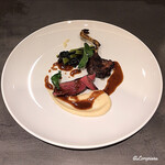 カーサ・デル・チーボ - ｺﾙｳﾞｪｰﾙ胸肉のｱｯﾛｰｽﾄにモモ肉のｺﾝﾌｨ