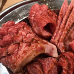 和牛放題の殿堂 秋葉原 肉屋横丁 焼肉 - 