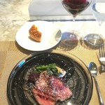 La Brianza - 合わせて選んでいただいたサンジョベーゼの赤が合いまくるローストビーフ♡ スタートから素敵すぎ