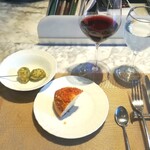 La Brianza - 焼き立てアジアーゴチーズトッピングのフォカッチャがおいしくて、あっという間にお代わりお願いしちゃいました～＼(^-^)／