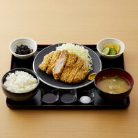 林SPFポーク　とんかつ定食