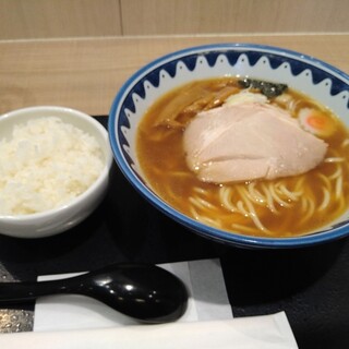家族 子供と 羽田空港第2ターミナル駅 東京モノレール でおすすめのラーメンをご紹介 食べログ 家族 子供と 羽田空港第2ターミナル駅 東京モノレール でおすすめのラーメンをご紹介 食べログ