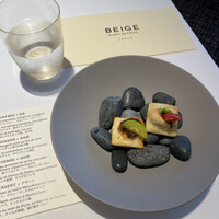 ベージュ アラン・デュカス 東京 - 