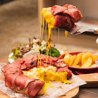 "Kyoto's Only!? Overwhelming Meat x Cheese! Meat Chicago Pizza♪"