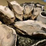 中目黒 牡蠣入レ時 - 生牡蠣選手