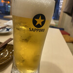 博多串焼 くしまろ - 生ビール 中ジョッキー(¥500)