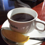 カフェ ラ・ボエム - レモンティ。紅茶がかなり美味、どこの何か次回聞きたい♪