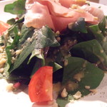 クミン - 法連草と生ハムのサラダ