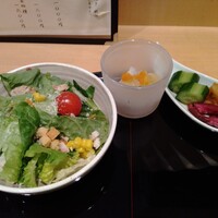 神田明神下 みやび 本店 - サラダ，小鉢，香の物