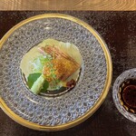 徳山鮓 - ⚫︎ビワマスのお造り　希少なメスの子が振りかけられています。お酒がすすみます♡