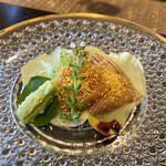 徳山鮓 - ビワマスは琵琶湖を海のかわりとする鮭みたいな淡水魚。脂がのり、とろける上品な味わいです♡