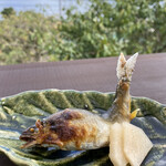 徳山鮓 - 表面はカリカリッと香ばしく、中はしっとりと柔らかい♡余呉湖を眺めながらいただく贅沢♡