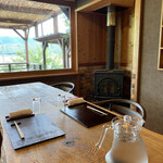 徳山鮓 - 暖かみ感じる和の室礼♡木のぬくもりが落ち着きますね〜