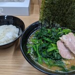 横浜ラーメン 武蔵家 - 