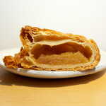 ブーランジュリー ウィンザー - りんごの甘酸っぱさ、特に酸味を活かした造り。バターの香りもやはり豊か