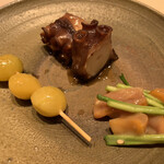 鮨　いの - 煮ダコ、炭焼銀杏、赤貝のぬた