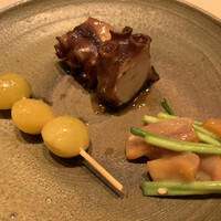 鮨　いの - 煮ダコ、炭焼銀杏、赤貝のぬた