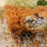 Tonkatsu Kagurazaka Sakura - 食べ応えある大きなカキフライ