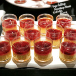 ザ・テラス - マンゴープリン苺のソース