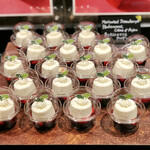 ザ・テラス - 苺とカシスのマリネ クレメダンジュ＠このレアチーズがたまらなく好き