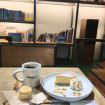 MORIHICO.STAY&COFFEE - 【アフタヌーンタイム】　1,215円（税込）
            季節のコーヒー、ガトーフロマージュ、マカロン柚子