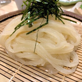 [Chewy x Guinee! 】Sparkling translucent noodles have a unique texture