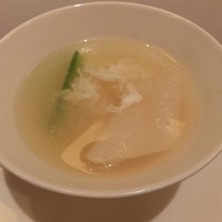 翠亨園 - 衣笠茸と蟹肉入りスープ