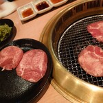 焼肉問屋 牛蔵 - 