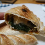 シナグロ - カルツォーネ【ラザニア風】　断面