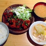 本陣 - 日替ランチ·鶏の唐揚げ味噌味800円。