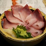 タカマル鮮魚店 - いとこ丼(ぶりとかんぱち) 990円(税込)