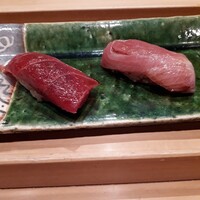 鮨 石島 - (左)鮪赤身、(右)かんぱち