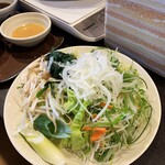 しゃぶ葉 - 豊富な野菜食べ放題。