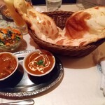 2種のカレーランチ。豚と日替わり