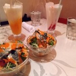 マンゴーラッシーと苺ラッシー