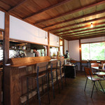 森メシ - 夜だけのオープンキッチン前のカウンター席