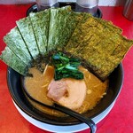 Jun-pey ra-men  - ラーメン700円麺硬め。海苔増し100円。