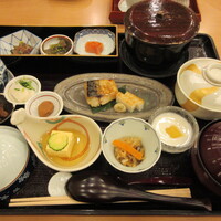 和食堂 山里 ホテルオークラ福岡 - 薬膳粥定食 2900円(税サ込)