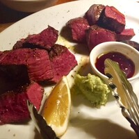 カルネジーオ イースト - 